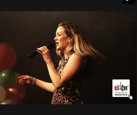Karina Live